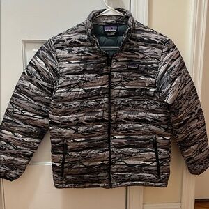 EUC Patagonia Down Sweater Jacket Kids Boys Sz 14 X-Large Camo Puffer